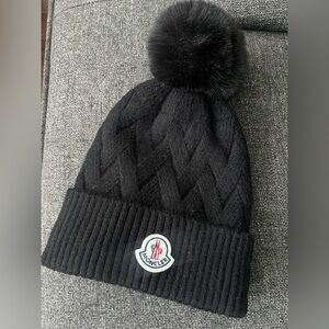 Moncler Black Knit Beaniewith Pom Pom velour inside warm new unisex